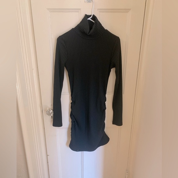 Dazy turtleneck, long sleeve black dress, flattering silhouette! - Picture 4 of 7